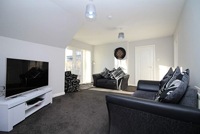 2 Bedroom Flat For Sale In Main Street, Kirknewton, EH27
