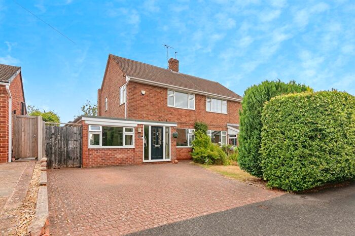 3 Bedroom Semi-Detached House For Sale In Clumber Drive, Radcliffe-on-Trent, Nottingham, NG12