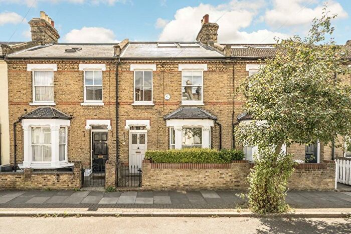 3 Bedroom Property For Sale In Graveney Road, Tooting, SW17