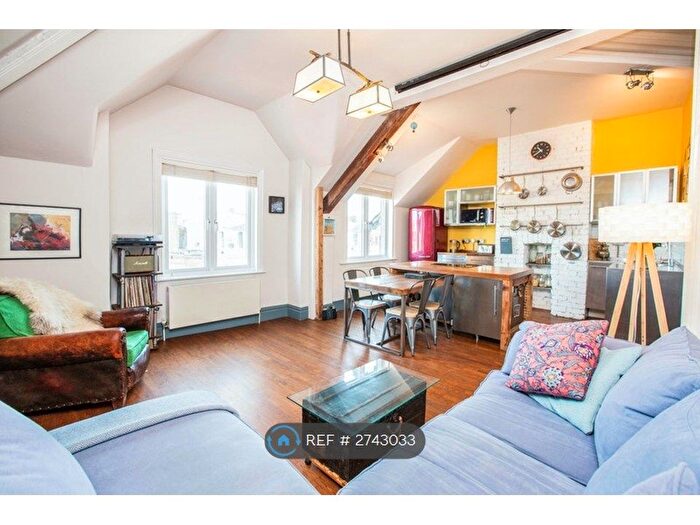 2 Bedroom Flat To Rent In Lower Clapton Road, London, E5