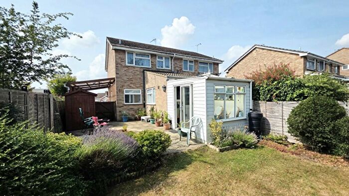 3 Bedroom Semi-Detached House For Sale In Bridgewater Road, Brackley, NN13