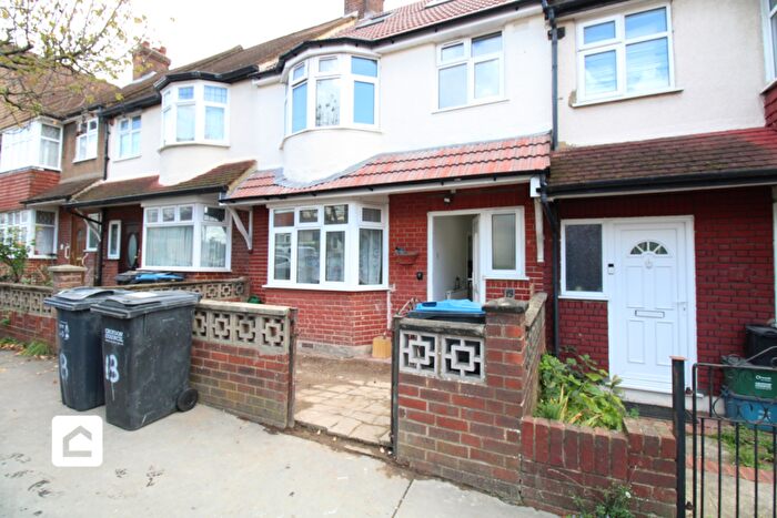 6 Bedroom Terraced House To Rent In Hobart Gardens, Thornton Heath, CR7