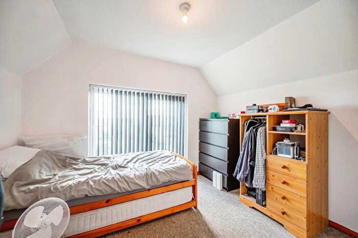 5 Bedroom Detached House For Sale In Manor Way, Hayling Island, Hampshire, PO11