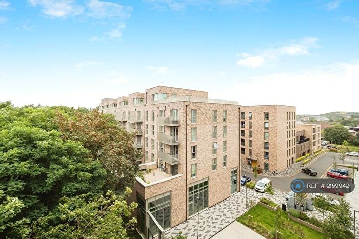 2 Bedroom Flat To Rent In Mahindra Way, London, E6