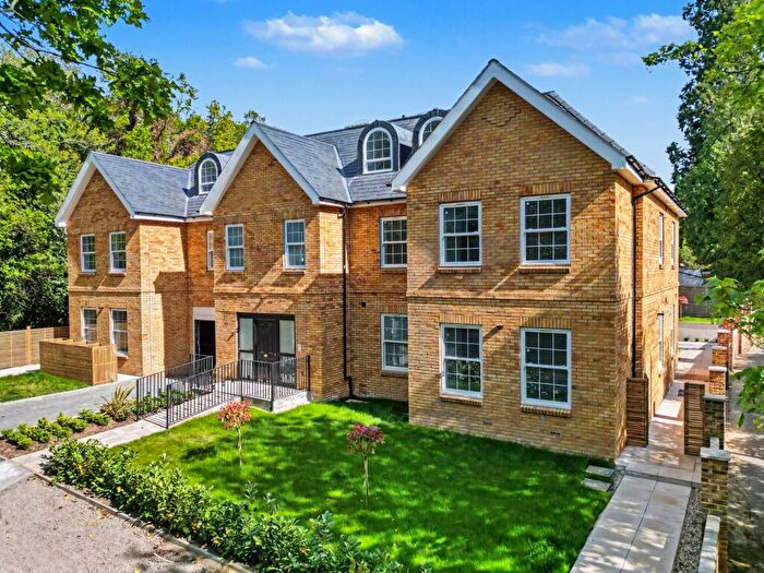 3 Bedroom Property For Sale In Green Lane, Cobham, KT11