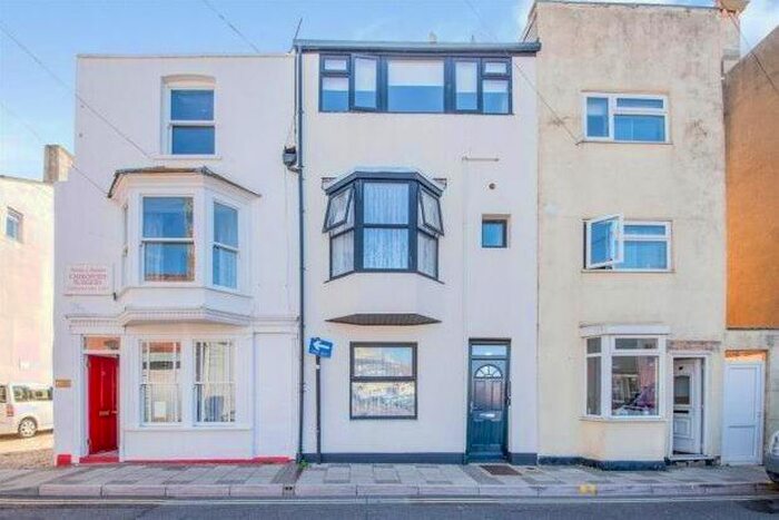 1 Bedroom Flat To Rent In East Street, Weymouth, DT4