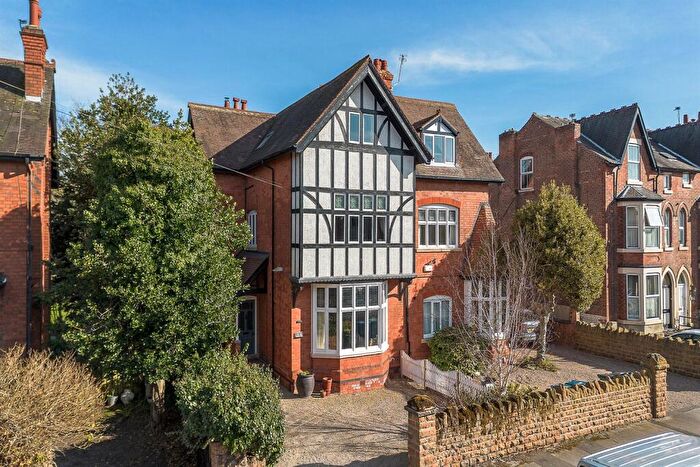 5 Bedroom Semi Detached House To Rent In Musters Road, NG2