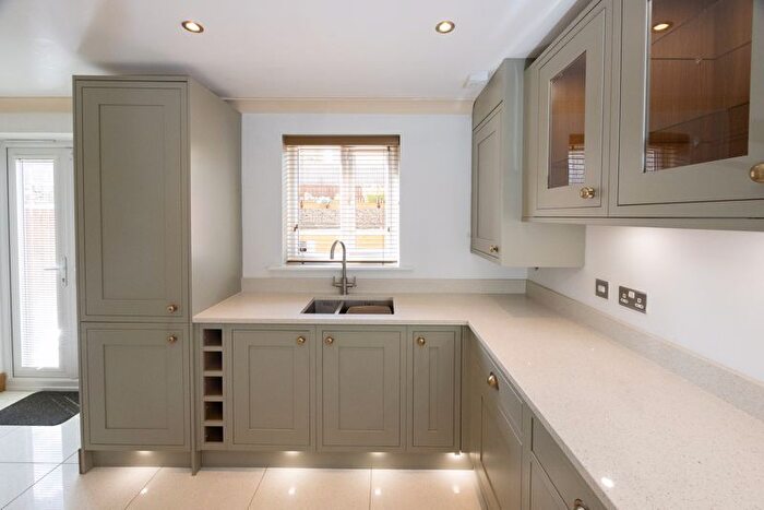 4 Bedroom Semi-Detached House To Rent In Tennyson Avenue, Lindley, Huddersfield, HD3