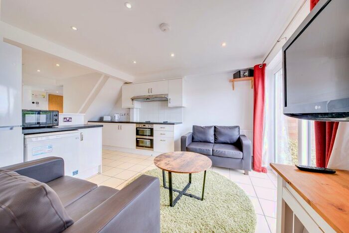 6 Bedroom Property To Rent In Downs Road, Canterbury, CT2