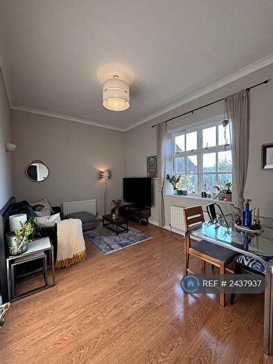 2 Bedroom Flat To Rent In Lattimore Road, St. Albans, AL1