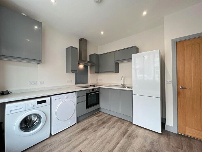 2 Bedroom Apartment To Rent In Flat, Stratford Road, West Bridgford, Nottingham, NG2