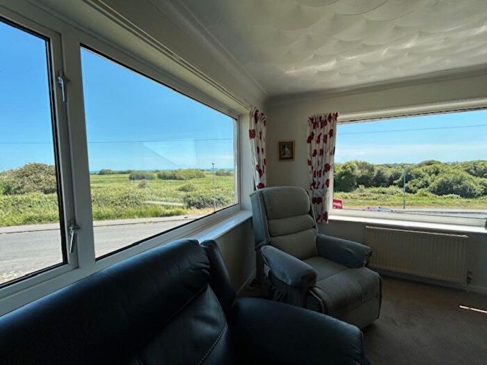 2 Bedroom Detached Bungalow For Sale In Oakbury Drive, Weymouth, DT3
