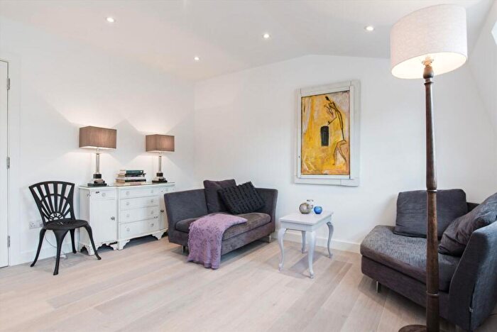 1 Bedroom Flat For Sale In Kennington Road, Kennington, SE11