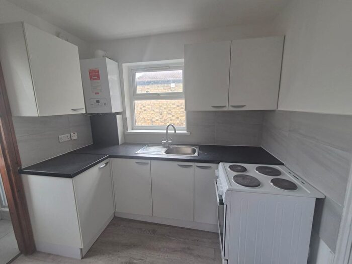 2 Bedroom Flat To Rent In Ley Street, Ilford, IG1