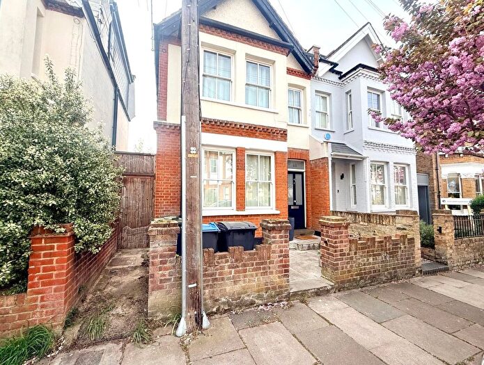 3 Bedroom Semi-Detached House To Rent In Chestnut Road, Kingston Upon Thames, Surrey, KT2