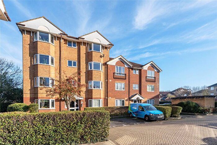 2 Bedroom Flat To Rent In Varsity Drive, Twickenham, TW1