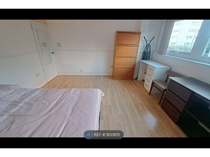 3 Bedroom Flat To Rent In Norton Tower, Birmingham, B1