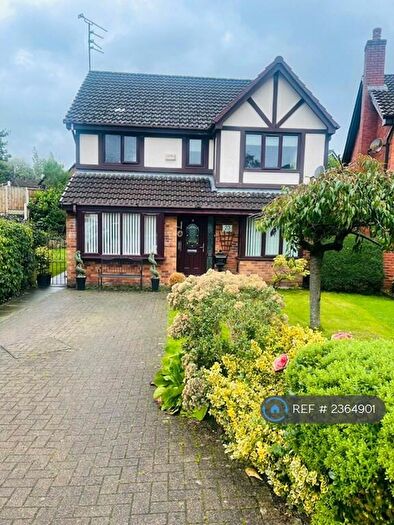5 Bedroom Detached House To Rent In The Green, Rochdale, OL11