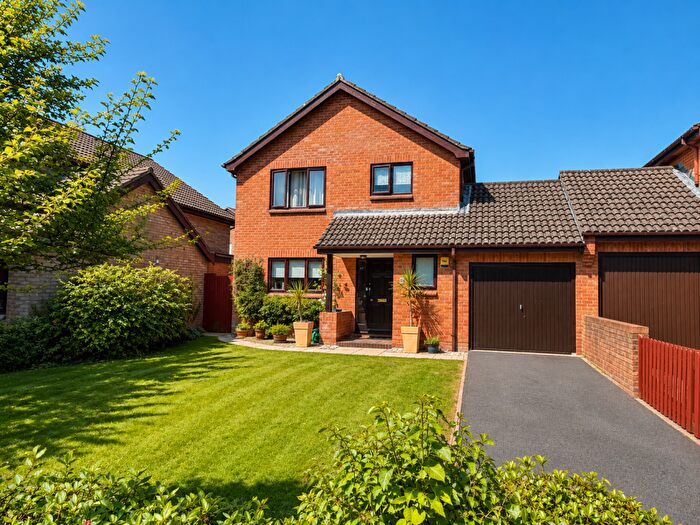 Detached House For Sale In Cypress Grove, Everton, Hampshire, SO41
