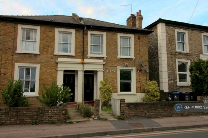 2 Bedroom Flat To Rent In Orchard Road, Kingston Upon Thames, KT1