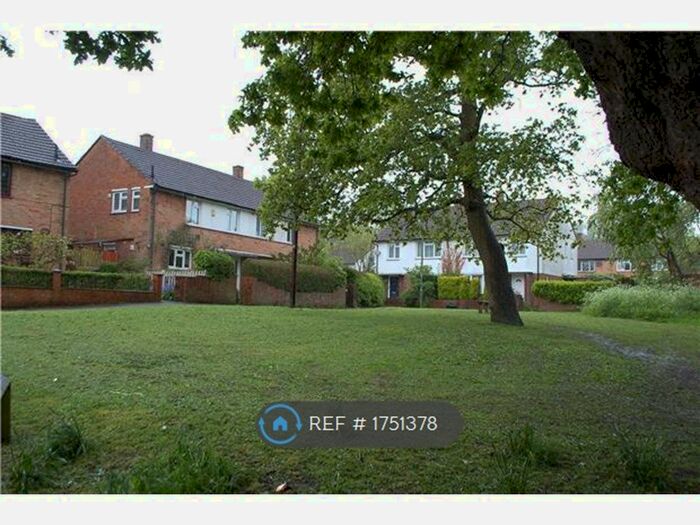 3 Bedroom Semi-Detached House To Rent In Dennis Close, Redhill, RH1