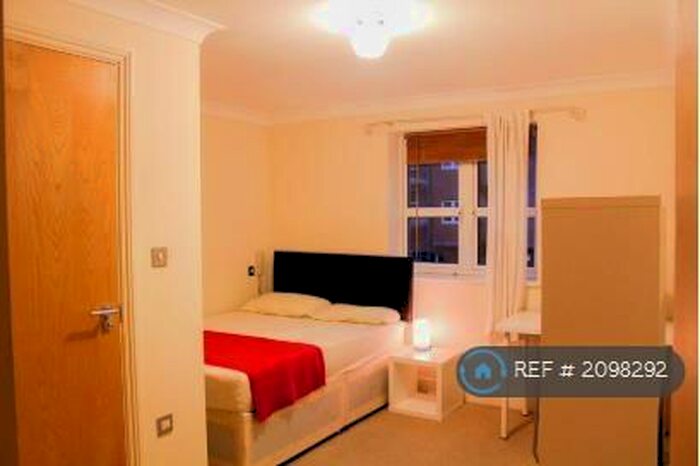 3 Bedroom Flat To Rent In Qube, Birmingham, B1