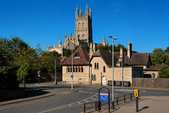 2 Bedroom Flat For Sale In Hare Lane, Gloucester, GL1