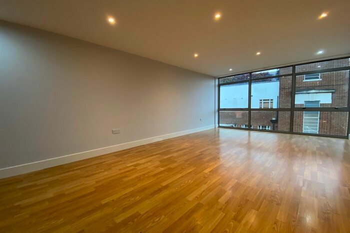 1 Bedroom Flat To Rent In Long Lane, London, SE1