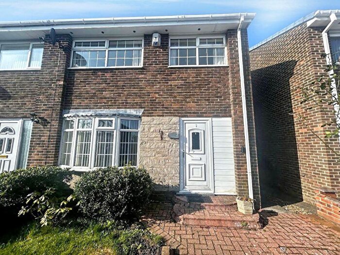 3 Bedroom End Terrace House To Rent In Blenheim, Killingworth, Newcastle Upon Tyne, NE12