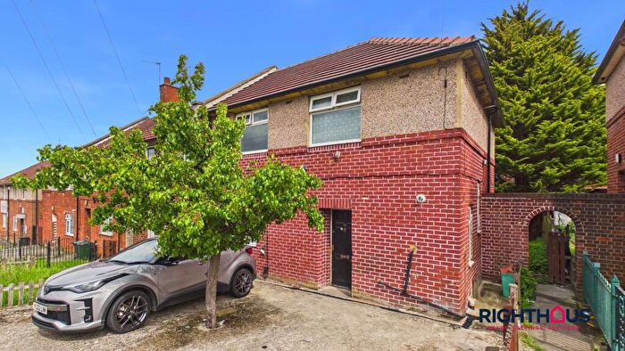 4 Bedroom Terraced House For Sale In Ringwood Road, Bradford, BD5