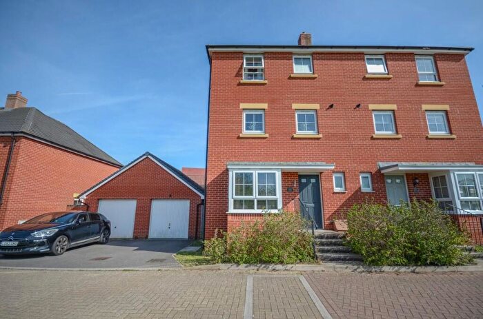 4 Bedroom Town House For Sale In Forgetmenot Way, Lyde Green, Bristol, BS16
