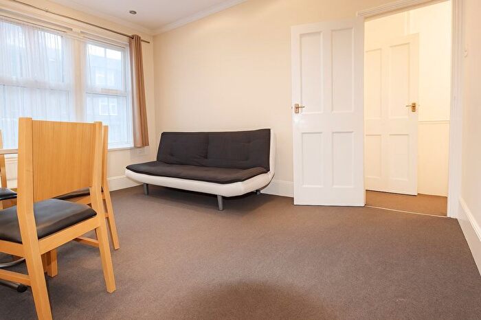 1 Bedroom Flat To Rent In Broad Lane, Seven Sisters, N15
