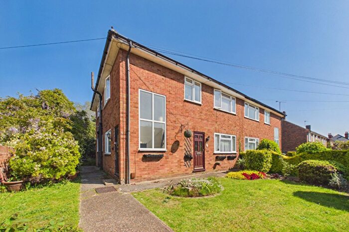 2 Bedroom Maisonette To Rent In Ray Mill Road West, Maidenhead, Berkshire, SL6