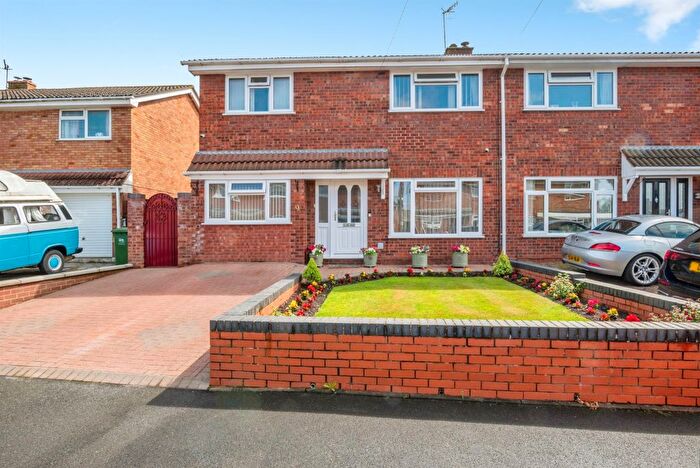 3 Bedroom Semi Detached House For Sale In Orchard Close, Rushwick, Worcester, WR2