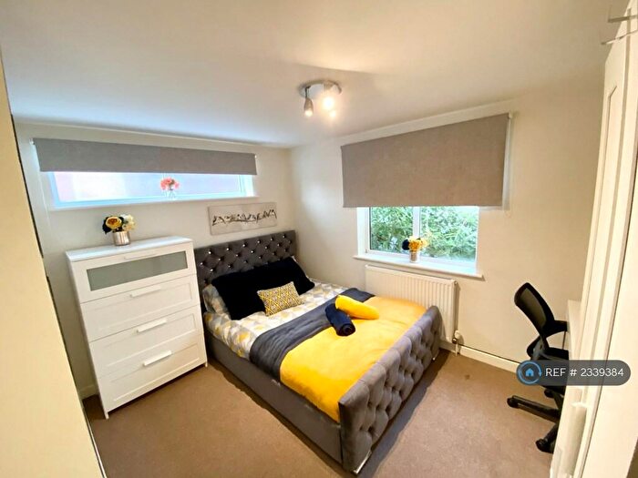 2 Bedroom Flat To Rent In Newcastle Road, Reading, RG2