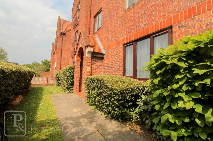 1 Bedroom Flat To Rent In Tynedale Square, Highwoods, Colchester, Essex, CO4