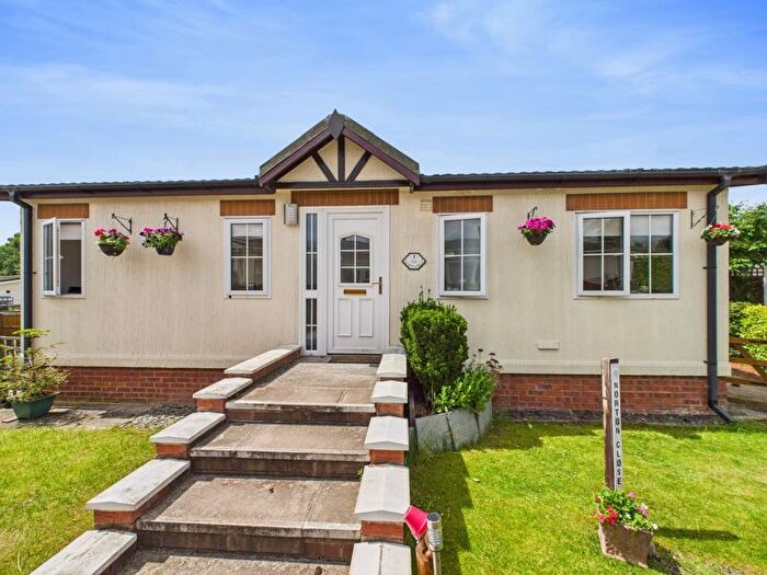 2 Bedroom Park Home For Sale In Severn Gorge Park, Madeley, Telford, Shropshire., TF7