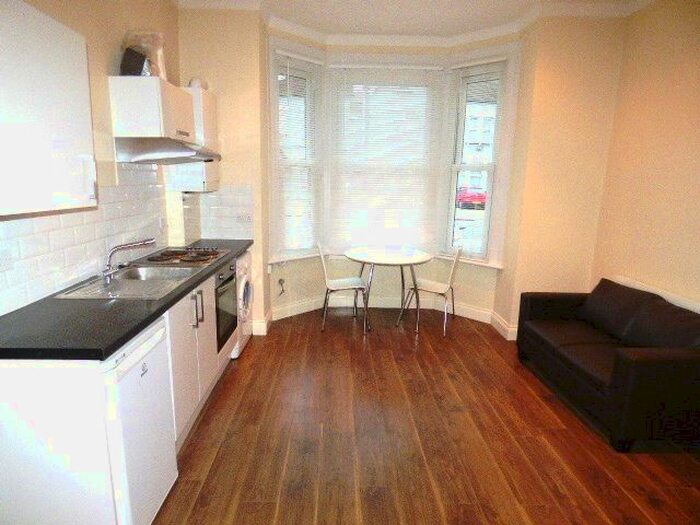 Studio To Rent In Coventry Road, Ilford, IG1