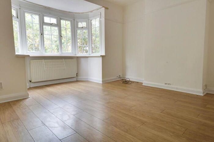 2 Bedroom Ground Maisonette To Rent In Ethelbert Close, Bromley, Kent, BR1