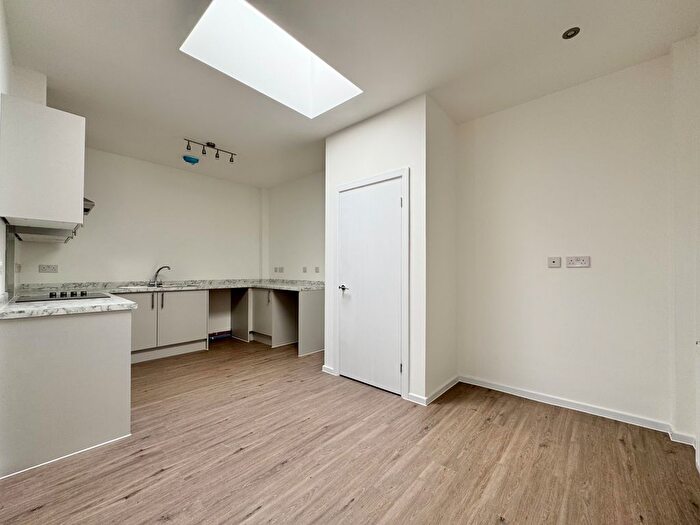 1 Bedroom Studio To Rent In Alfred Street, Rushden, NN10