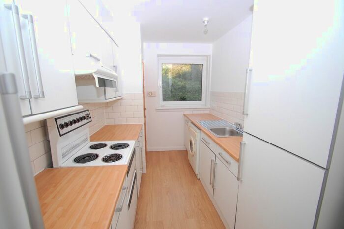 2 Bedroom Flat To Rent In Dundee Drive, Cardonald, Glasgow, G52