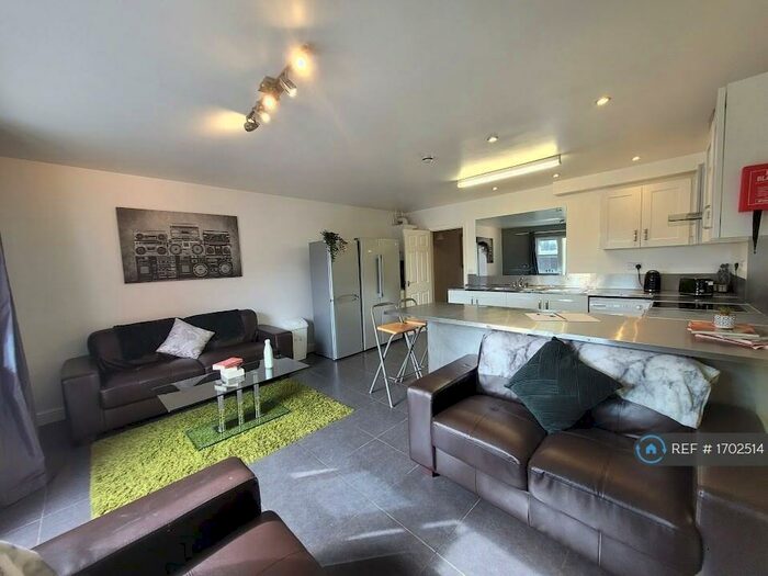 7 Bedroom Terraced House To Rent In Canterbury Street, Coventry, CV1