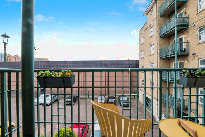 1 Bedroom Flat For Sale In Neptune Way, Southampton, SO14