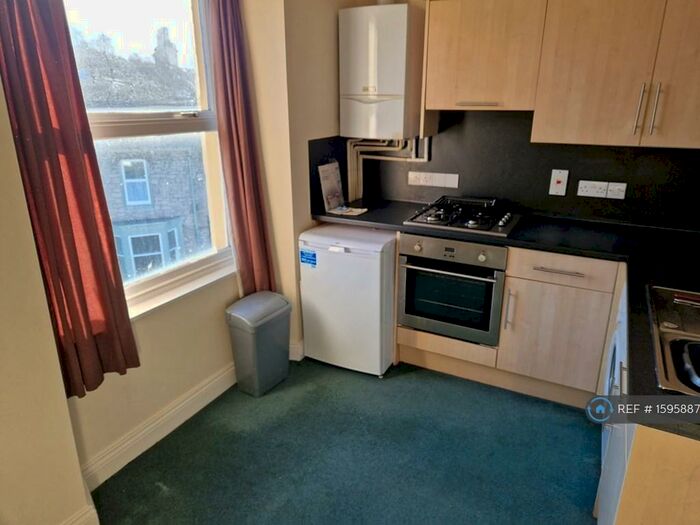 1 Bedroom Flat To Rent In Castle Street, Kendal, LA9