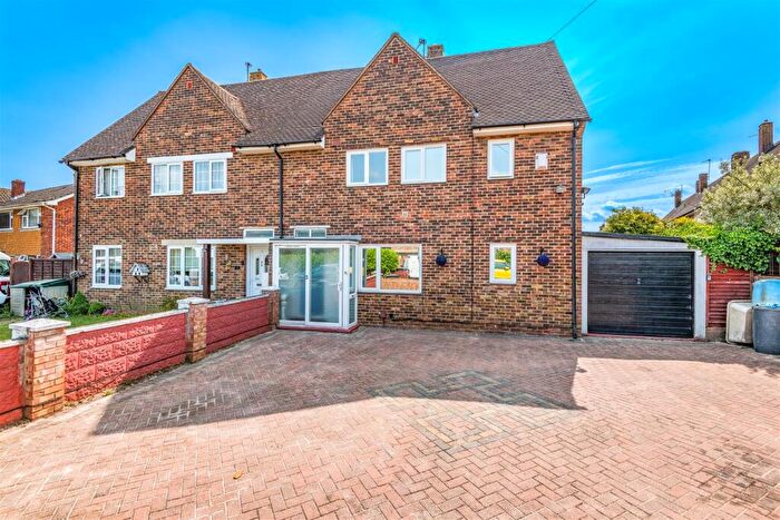 3 Bedroom Semi-Detached House For Sale In Marsh Way, Larkfield, Aylesford, ME20