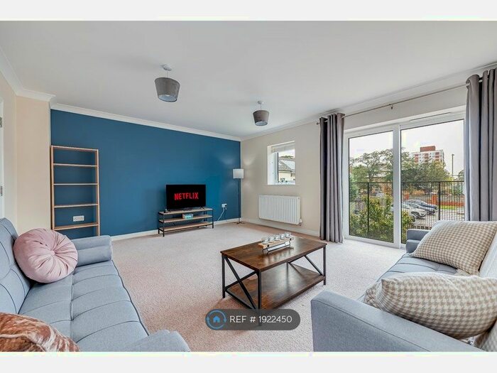 3 Bedroom End Of Terrace House To Rent In Champion Way, Bedford, MK42