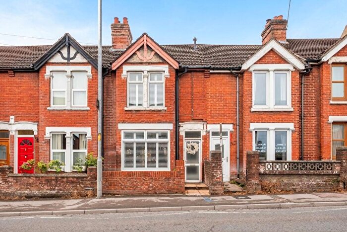 3 Bedroom Terraced House For Sale In Devizes Road, Salisbury, SP2