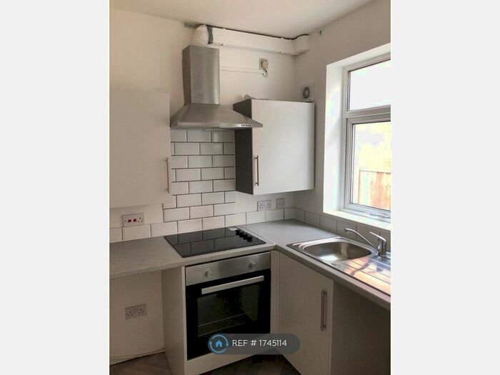 2 Bedroom Semi-Detached House To Rent In Skellow Road, Carcroft, Doncaster, DN6