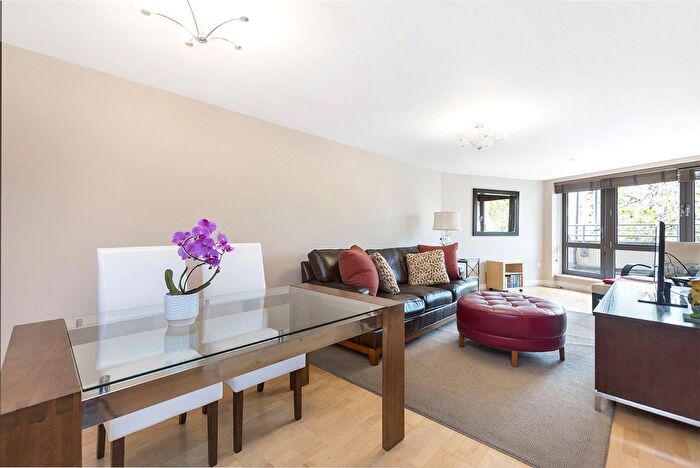 2 Bedroom Flat To Rent In Naoroji Street, London, WC1X