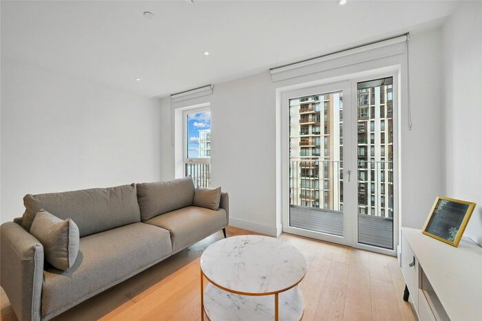 2 Bedroom Flat To Rent In Cascade Way, White City Living, White City, London, W12